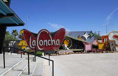 La Concha Motel and other signs.